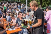 Engagement-PromikellnernKellnern für die Krebsberatung